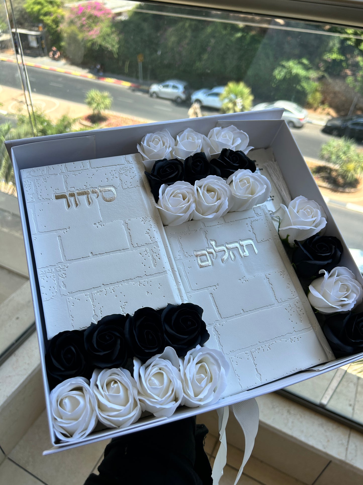 מארז קדושה אביב