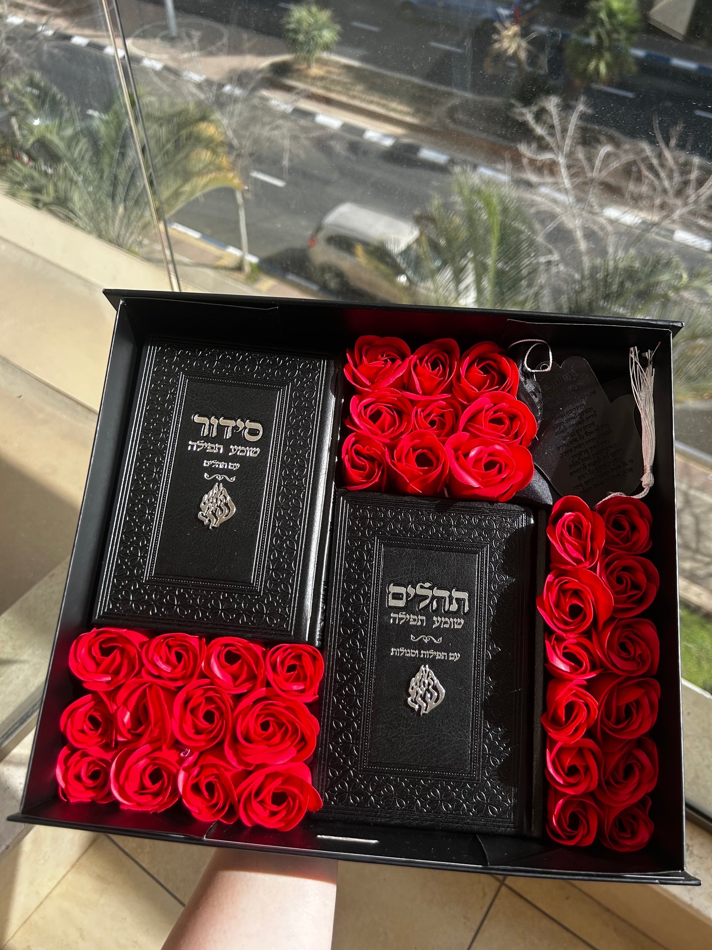 מארז קדושה תפארת (לגבר)