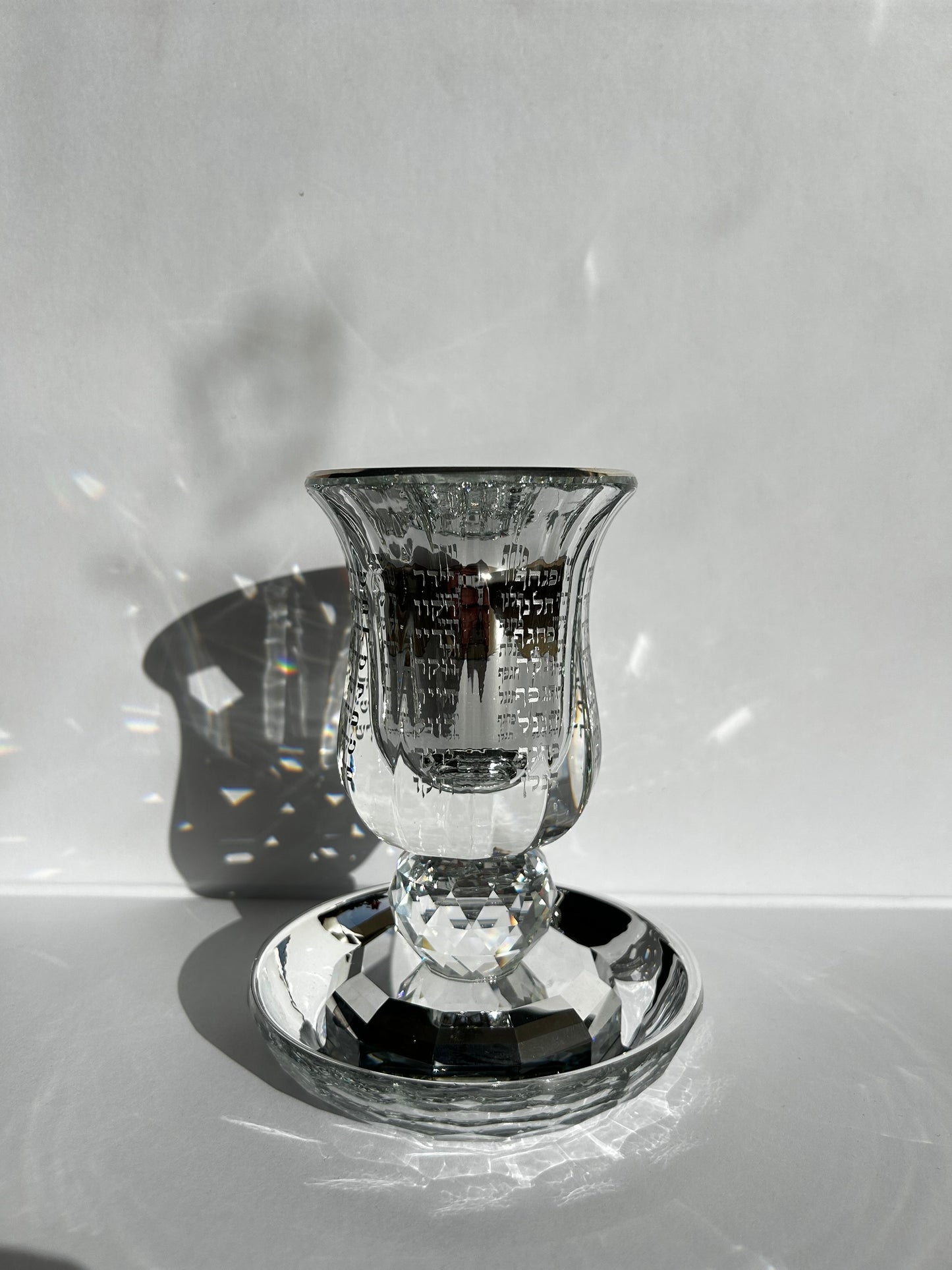 כוס קידוש מהודר ״הנהרות״ עם רגל