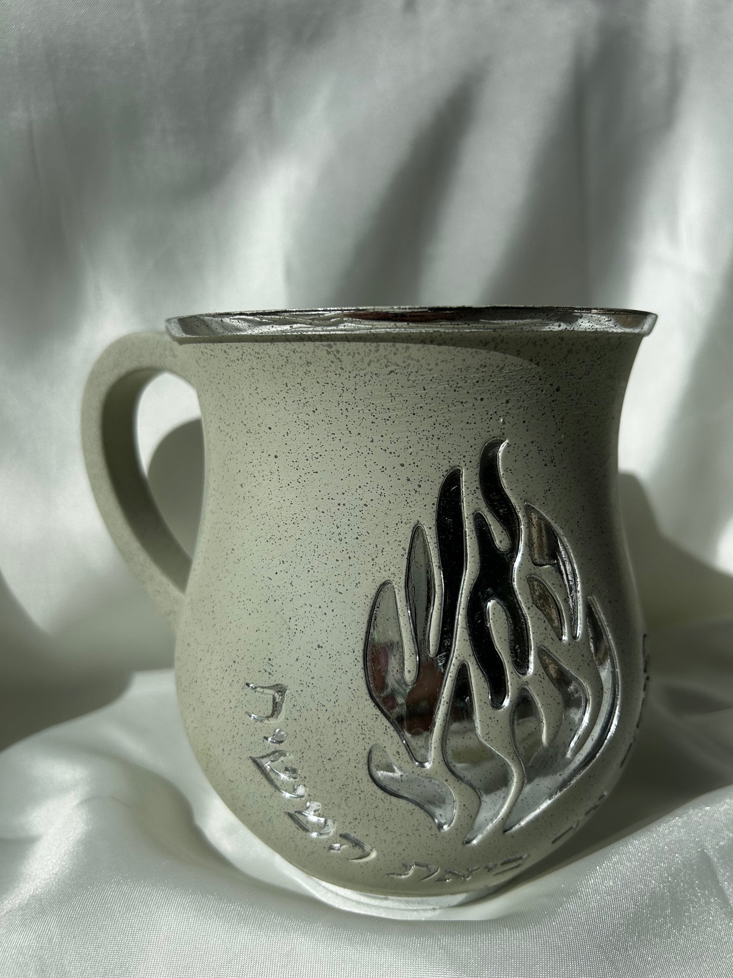 נטלה ״האש שלי״ גוון בז