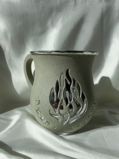 נטלה ״האש שלי״ גוון בז